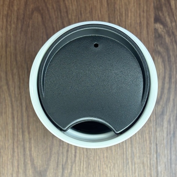 🔥🔥🔥Starbucks Classic White Tumbler with Dark Lid🔥🔥🔥 - Picture 12 of 12